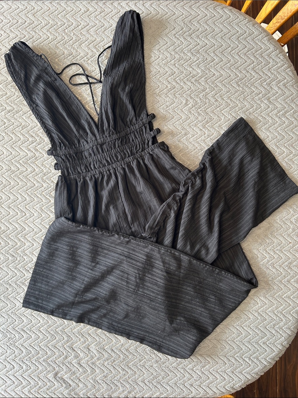 Black Women's V-Neck Sleeveless Jumpsuit